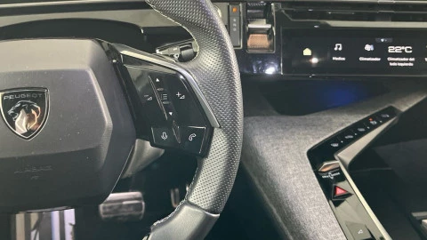 Peugeot e-3008 GT Eléctrico 157kW