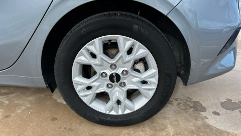 Kia Ceed 1.6 MHEV iMT 100kW (136CV) Drive