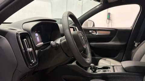 Volvo XC40 B3 G Core Auto 120 kW (163 CV)