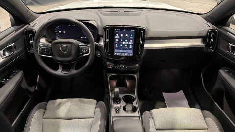 Volvo XC40 B3 G Core Auto 120 kW (163 CV)