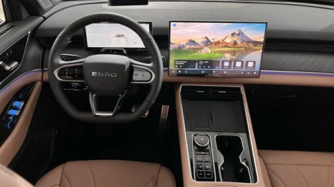 EBRO S900 PHEV 1.5 TGDI 3DHT 4X4 Luxury