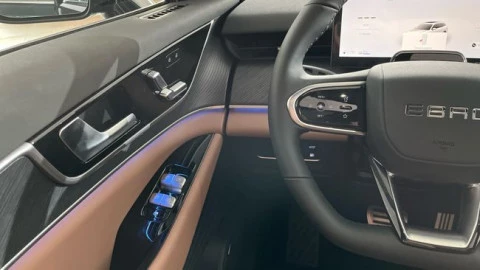 EBRO S900 PHEV 1.5 TGDI 3DHT 4X4 Luxury
