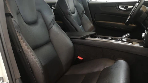 Volvo XC60 2.0 B4 D AWD Inscription Auto