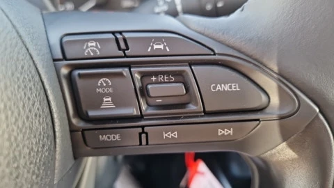 Mazda2 1.5 85 kW (116 CV) CVT Centre-line