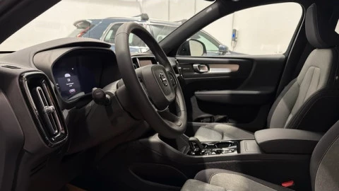 Volvo XC40 B3 G Black Edition+ Auto 120 kW (163 CV)