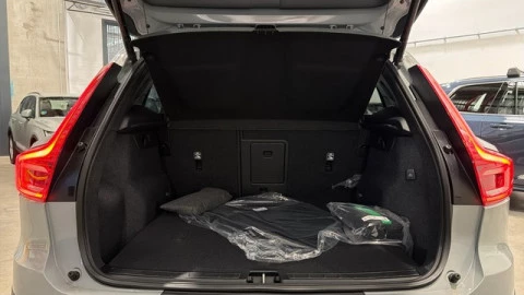 Volvo XC40 B3 G Black Edition+ Auto 120 kW (163 CV)