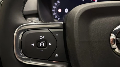 Volvo XC40 B3 G Black Edition+ Auto 120 kW (163 CV)