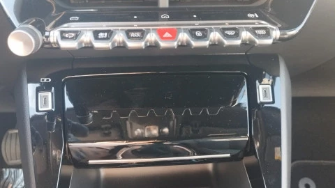 Peugeot 2008 Allure Gasolina 100 S&S 6 Vel. MAN