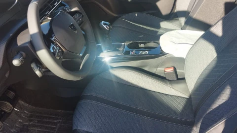 Peugeot 2008 Allure Gasolina 100 S&S 6 Vel. MAN