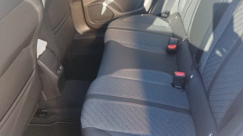 Peugeot 2008 Allure Gasolina 100 S&S 6 Vel. MAN