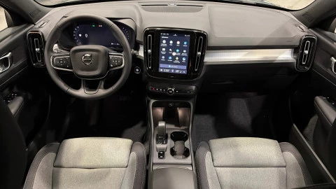 Volvo XC40 B3 G Core Auto 120 kW (163 CV)