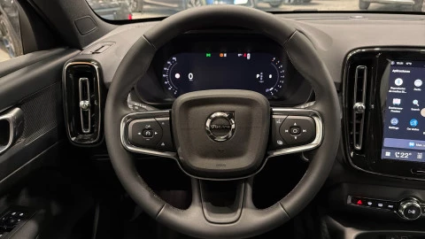 Volvo XC40 B3 G Core Auto 120 kW (163 CV)