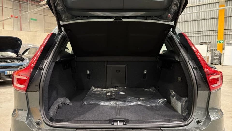 Volvo XC40 B3 G Core Auto 120 kW (163 CV)