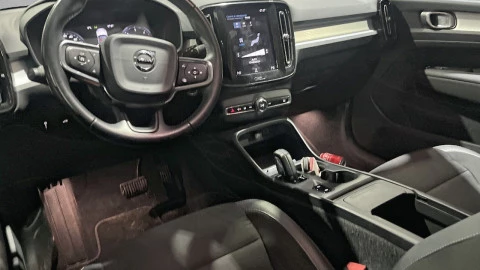 Volvo XC40 2.0 D4 AWD Business Plus Auto