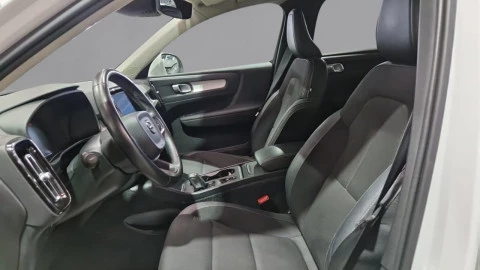 Volvo XC40 2.0 D4 AWD Business Plus Auto