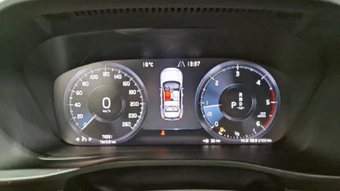 Volvo XC40 2.0 D4 AWD Business Plus Auto