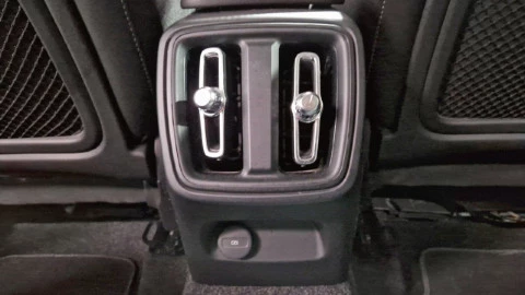 Volvo XC40 2.0 D4 AWD Business Plus Auto