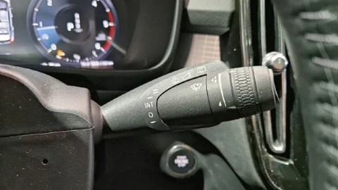 Volvo XC40 2.0 D4 AWD Business Plus Auto