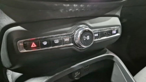 Volvo XC40 2.0 D4 AWD Business Plus Auto