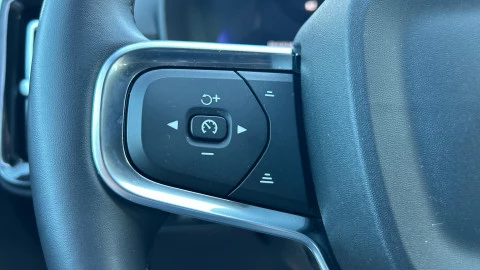 Volvo EX40 Twin Plus Auto AWD