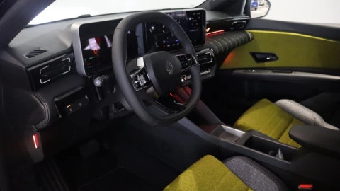 Renault 5 E-Tech 150 Comfort Range Iconic Five Renault 5 E-Tech 150 Comfort Range Iconic Five