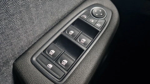 Renault Clio Techno full hybrid E-Tech 145 (103Kw)