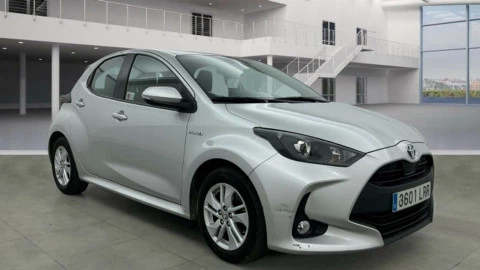 Toyota Yaris 1.5 120H Business Plus