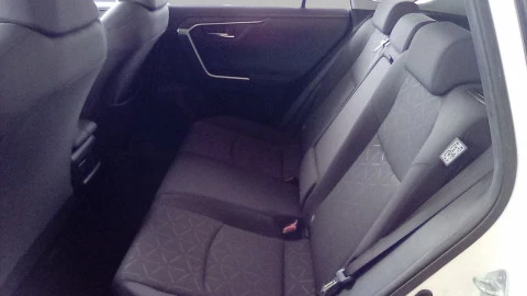 Toyota Rav4 2.5l 220H Advance