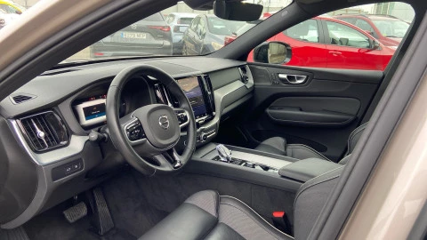 Volvo XC60 2.0 T6 AWD Recharge Ultra Dark Auto