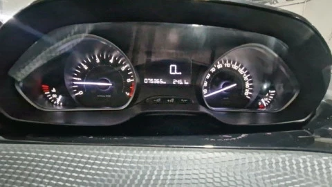 Peugeot 208 5P STYLE 1.2L PureTech 60KW (82CV)