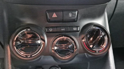 Peugeot 208 5P STYLE 1.2L PureTech 60KW (82CV)