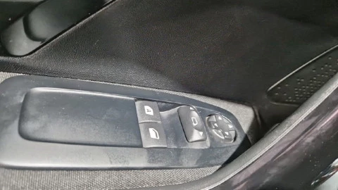 Peugeot 208 5P STYLE 1.2L PureTech 60KW (82CV)