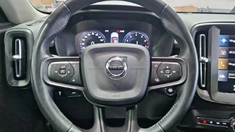 Volvo XC40 1.5 T2 Momentum Core Auto