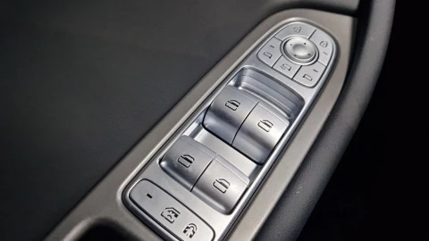 EBRO S700 1.5 TGDI PHEV Luxury E-CVT