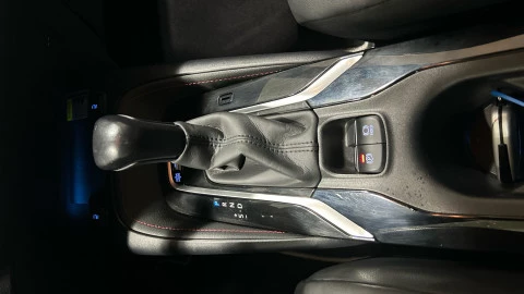 Toyota Corolla 2.0 180H ADVANCE E-CVT