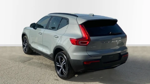 Volvo XC40 2.0 B3 G Plus Dark Auto