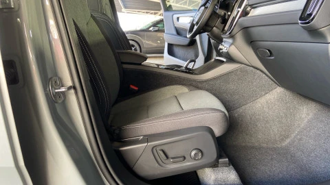 Volvo XC40 2.0 B3 G Plus Dark Auto