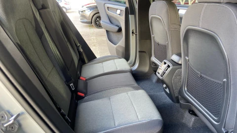 Volvo XC40 2.0 B3 G Plus Dark Auto