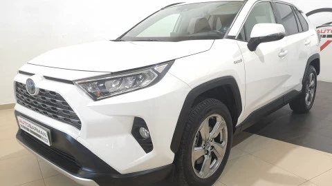 Toyota Rav4 2.5l 220H Advance