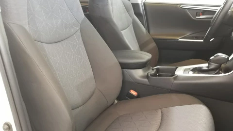 Toyota Rav4 2.5l 220H Advance