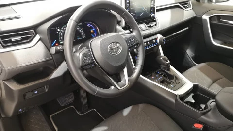 Toyota Rav4 2.5l 220H Advance