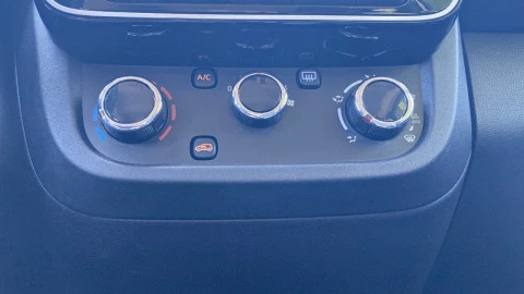 Dacia Spring Essential Electric 33kW (45CV)