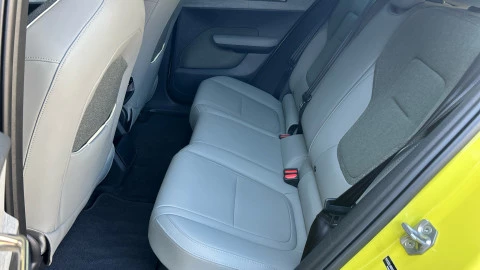 Volvo EX30 Single Motor Extended Range Plus Auto