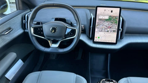 Volvo EX30 Single Motor Extended Range Plus Auto