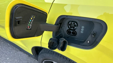 Volvo EX30 Single Motor Extended Range Plus Auto