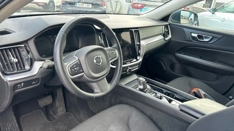 Volvo V60 2.0 B4 (G) Momentum Auto