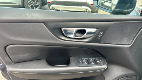 Volvo V60 2.0 B4 (G) Momentum Auto