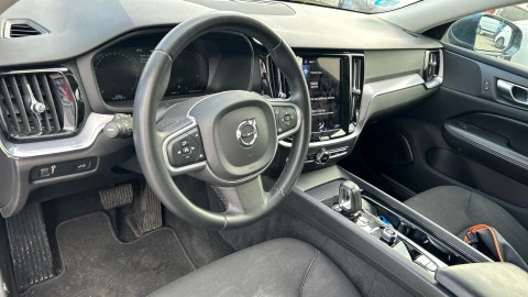Volvo V60 2.0 B4 (G) Momentum Auto