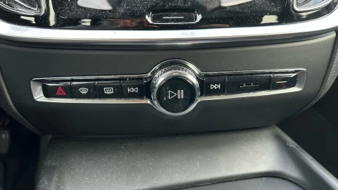 Volvo V60 2.0 B4 (G) Momentum Auto