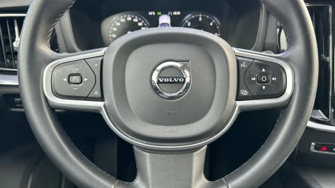 Volvo V60 2.0 B4 (G) Momentum Auto